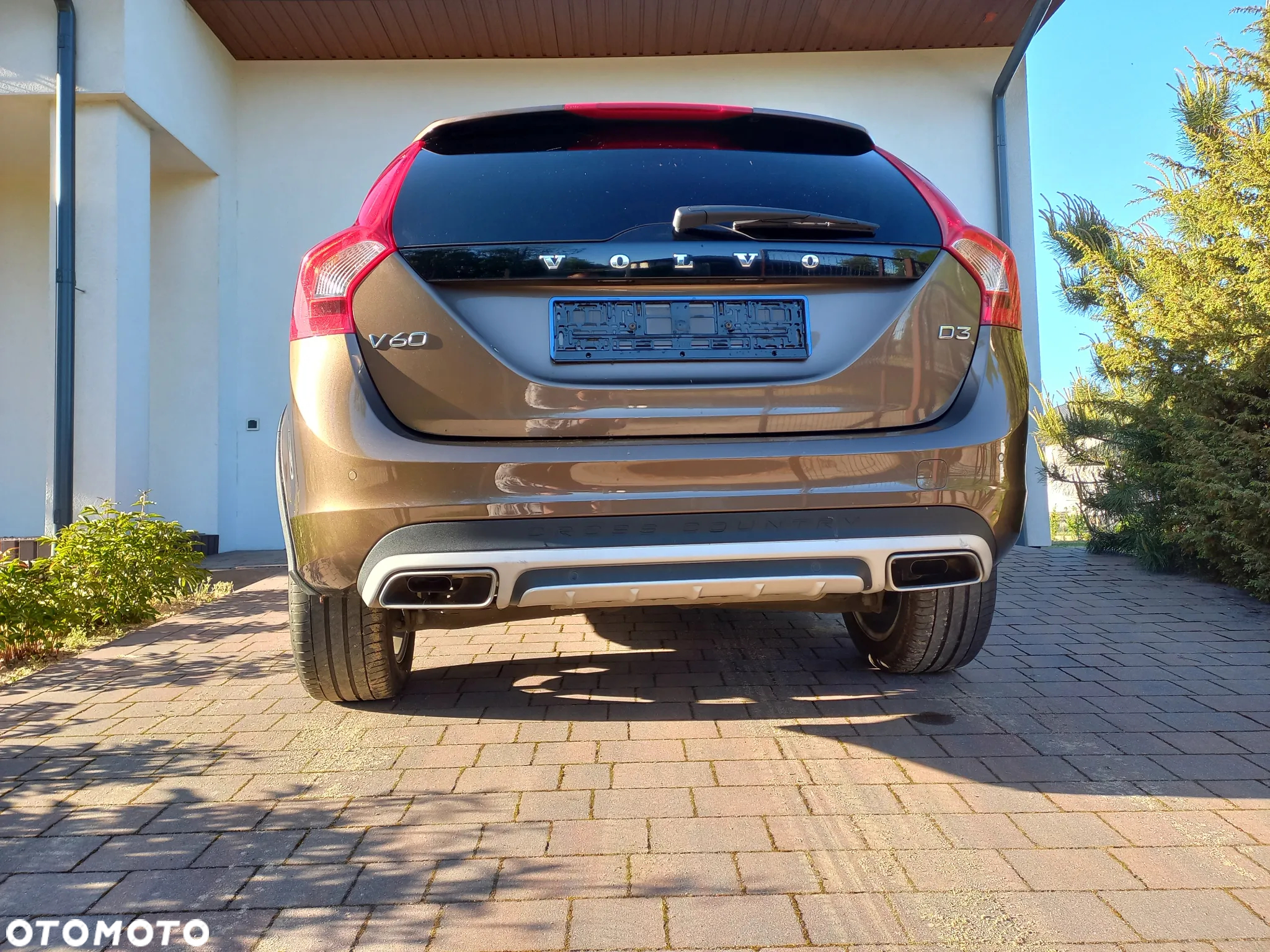 Volvo V60 Cross Country D3 Drive-E Momentum - 13