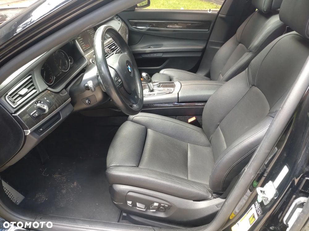 BMW Seria 7 740i - 10