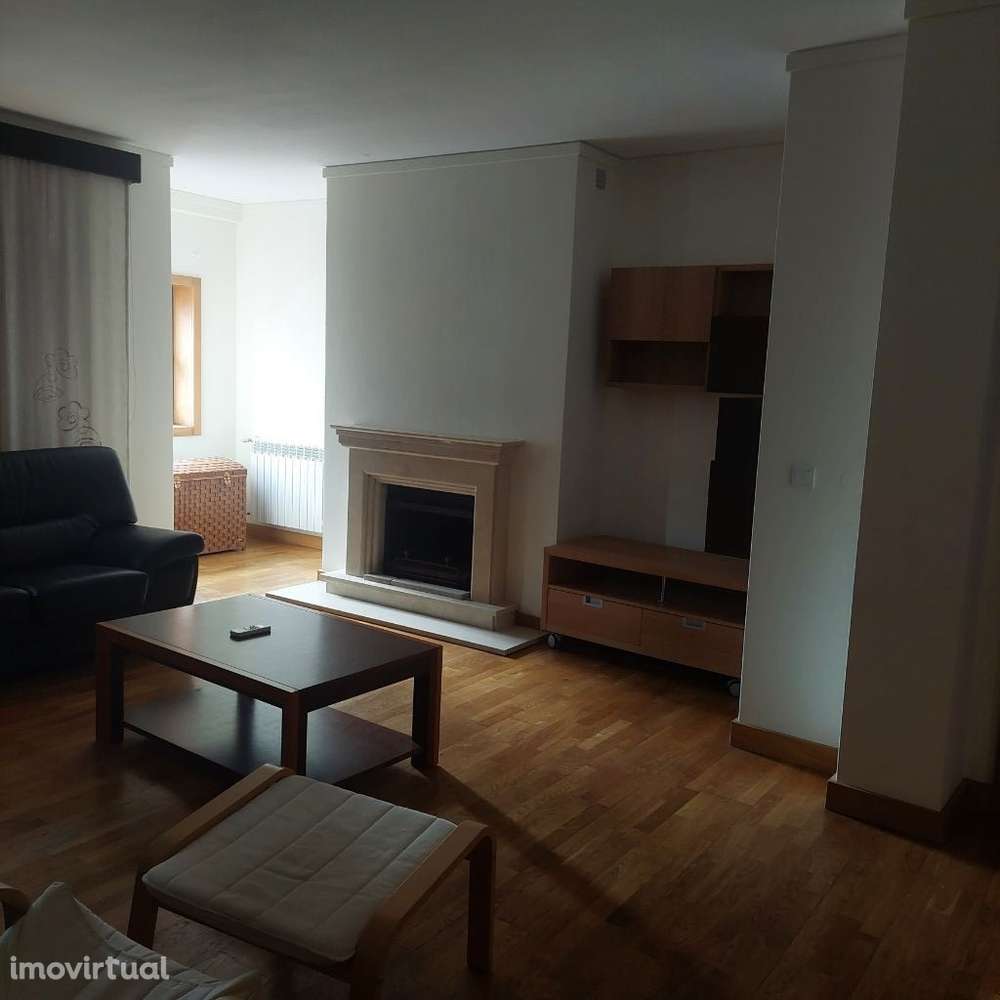 T2 semi mobilado - Edifício Mota Galiza - lugar de garagem - Grande imagem: 2/13