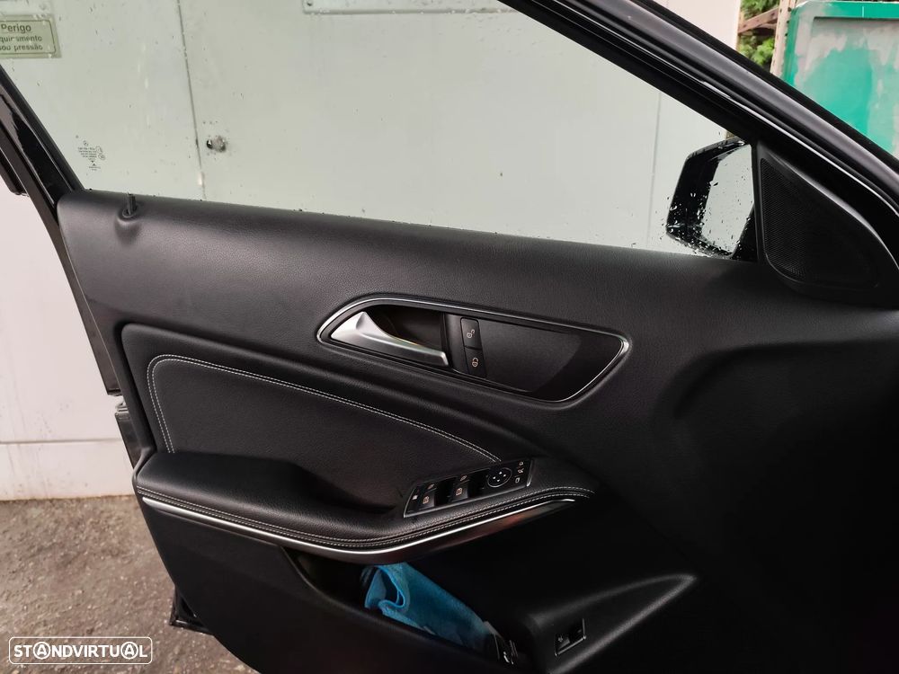 Mercedes-Benz GLA 220 d 7G-DCT AMG Line - 30