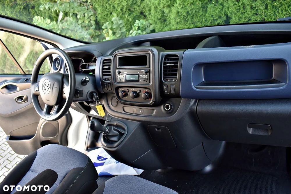 Opel Vivaro - 8
