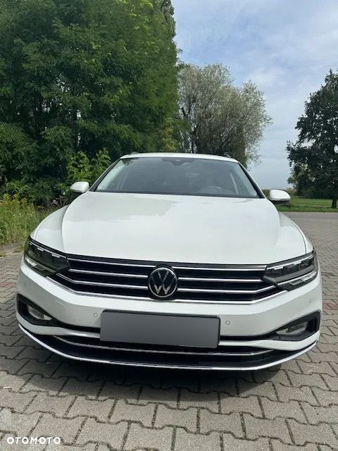 Volkswagen Passat - 1