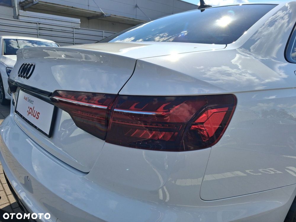 Audi A4 Limousine - 11