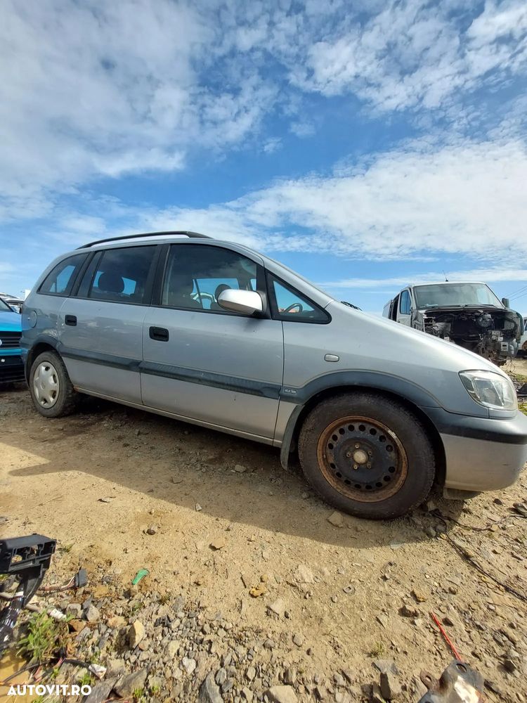 Dezmembrez opel Zafira A 2.0 dti - 7