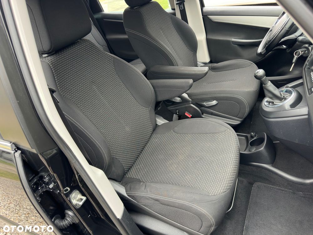 Citroën C4 Picasso 1.6 HDi FAP Style - 30