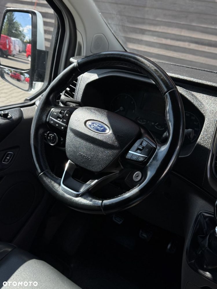 Ford CUSTOM - 25