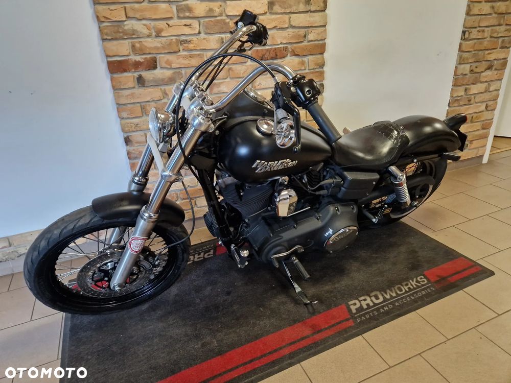 Harley-Davidson Dyna Street Bob - 8