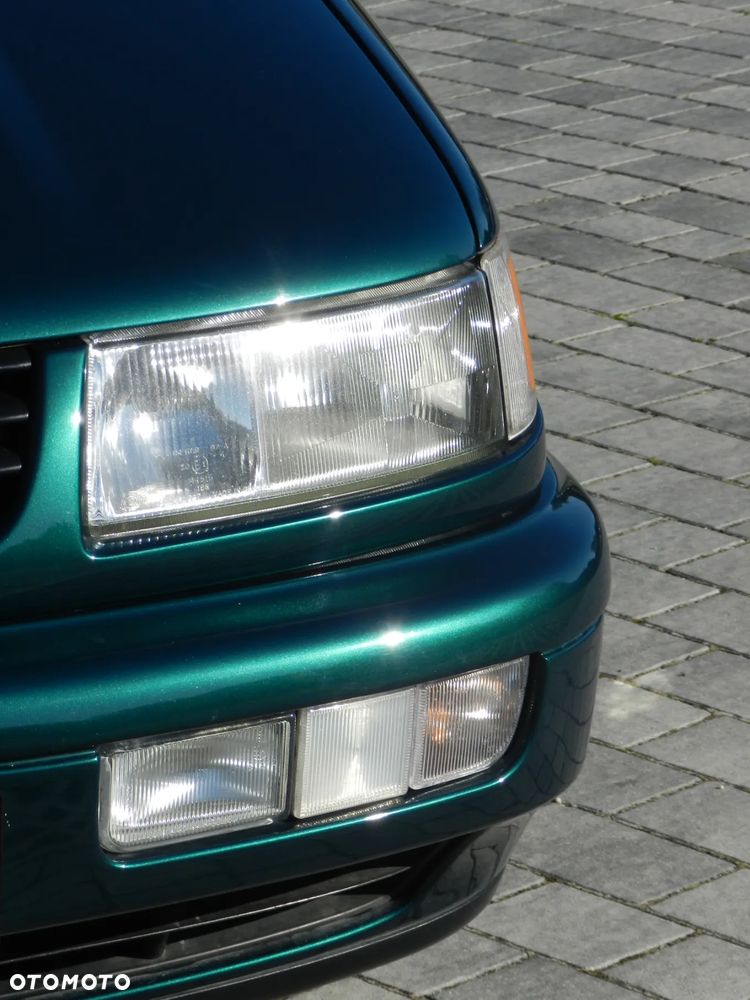 Volkswagen Passat - 13