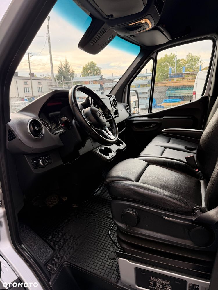 Mercedes-Benz Sprinter - 10
