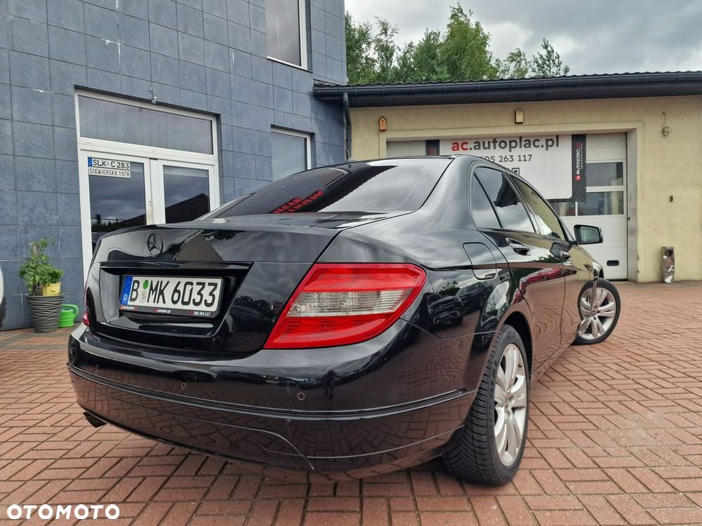 Mercedes-Benz Klasa C 180 BlueEFFICIENCY 7G-TRONIC Avantgarde - 18