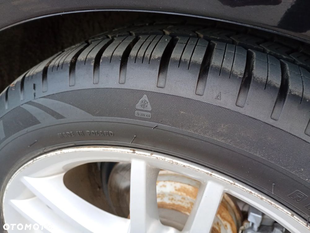 Mercedes-Benz Klasa E 220 CDI DPF BlueEFFICIENCY Automatik - 11