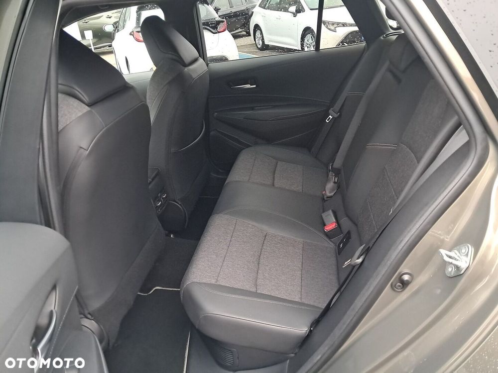 Toyota Corolla 1.8 Hybrid Style - 17