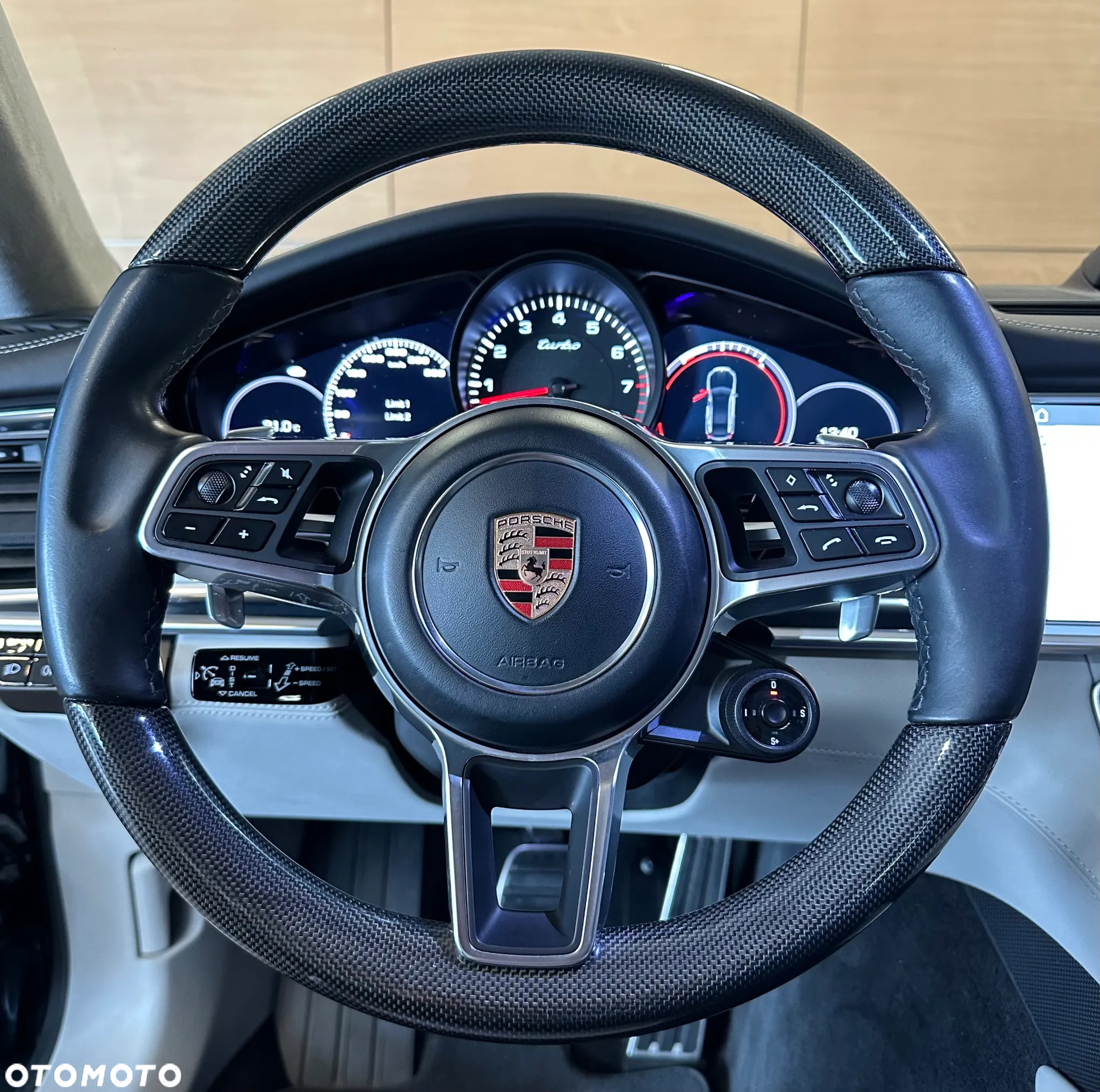 Porsche Panamera Turbo Sport Turismo - 12