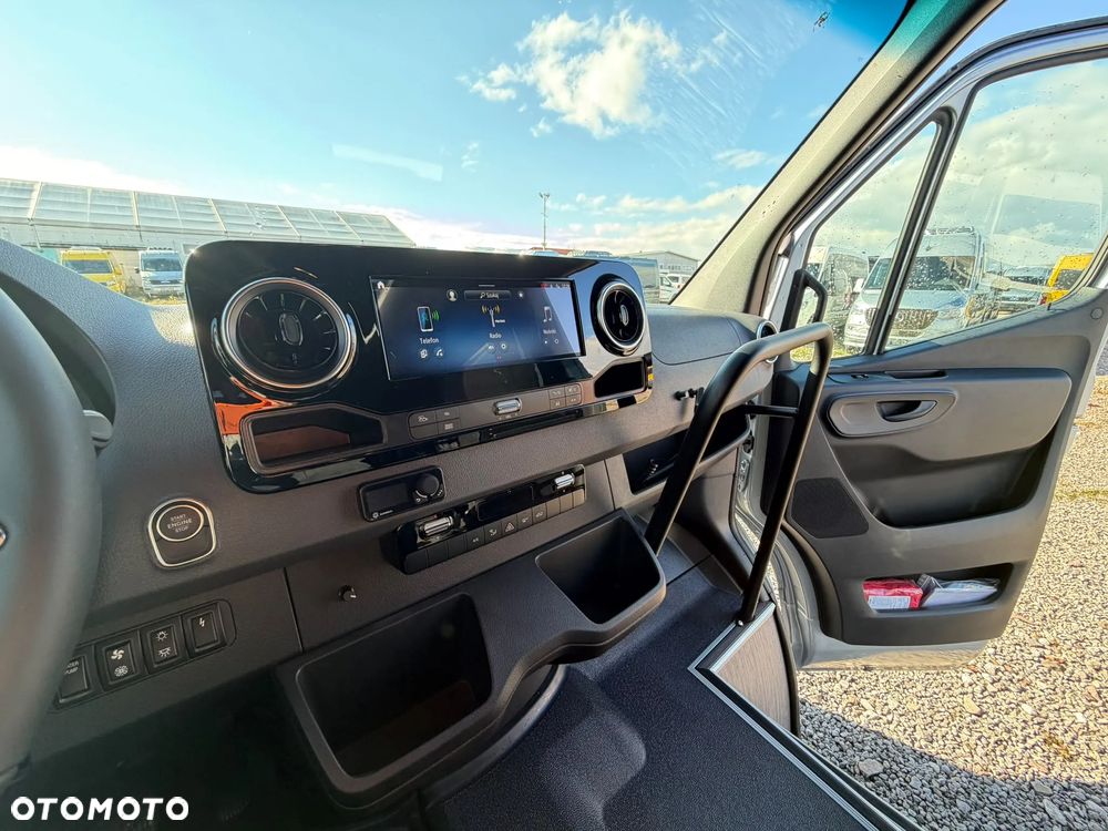 Mercedes-Benz Sprinter 519 - 28