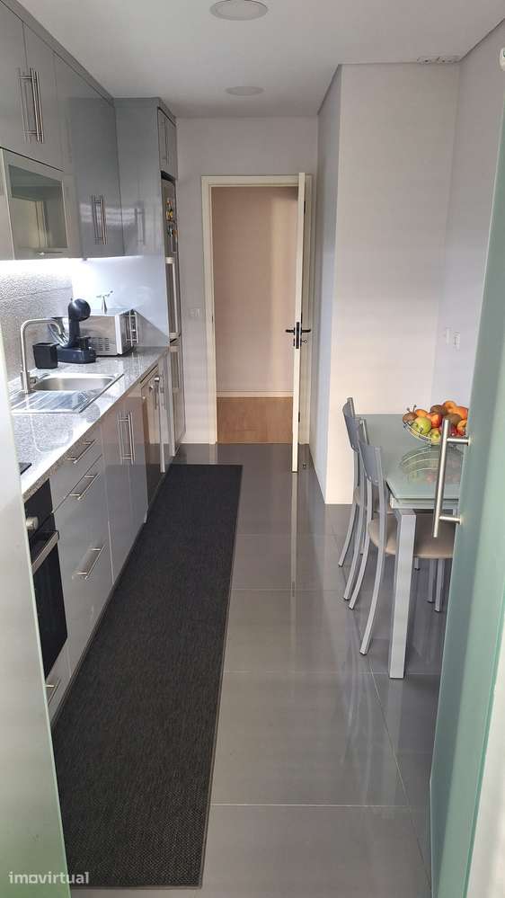 Apartamento T2 com garagem e varanda na Maia - Grande imagem: 3/11