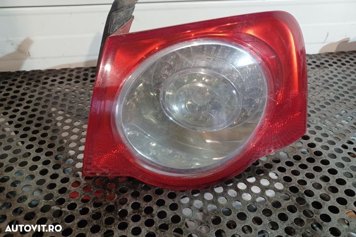 Lampa / Tripla stop dreapta pe aripa 3C5945096C Volkswagen VW Passat - 1