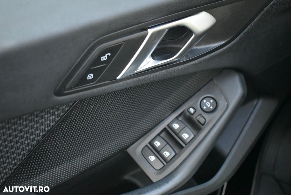 BMW Seria 2 218d AT - 12