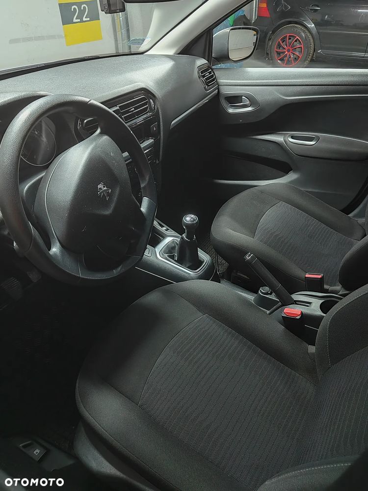 Peugeot 301 1.6 BlueHDi Active - 8