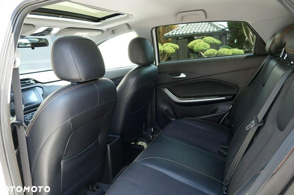 Volkswagen T-Roc - 35