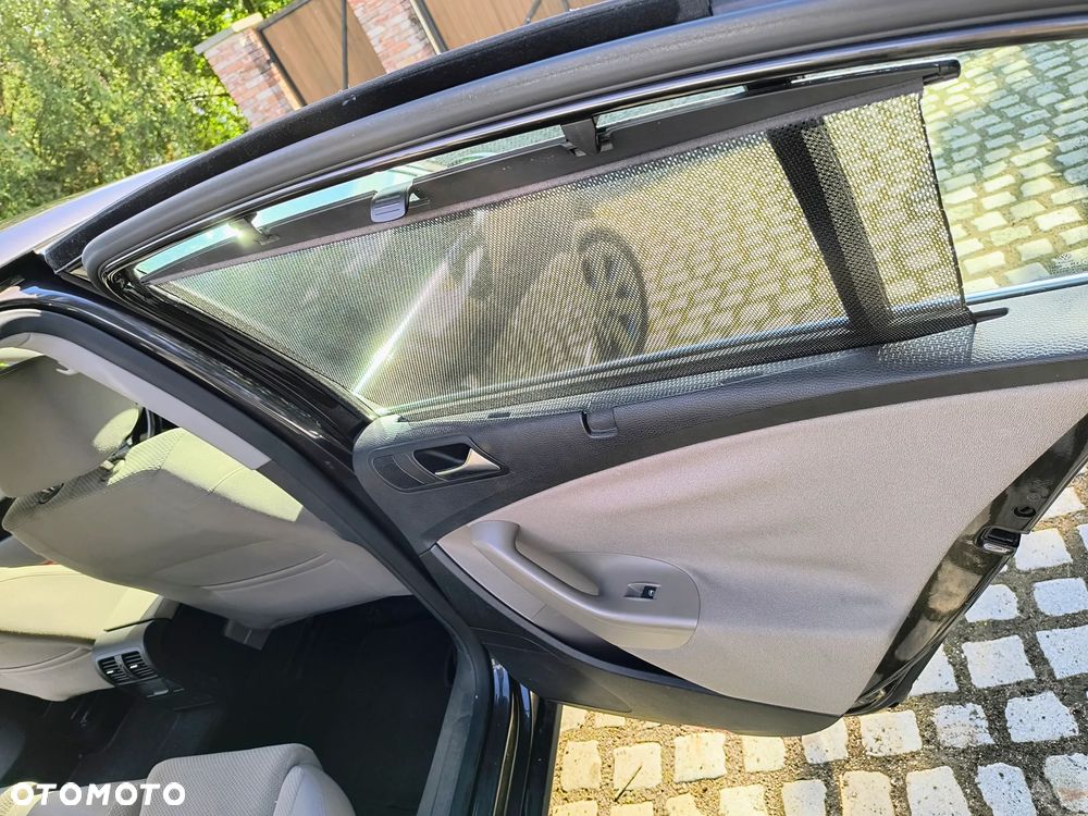 Volkswagen Passat 2.0 TDI DPF Comfortline - 19