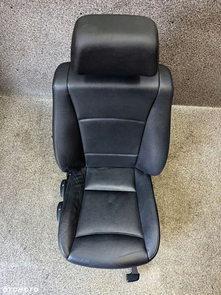 Fotel pasazera prawy przod przedni skora czarna BMW X1 E84 - 2