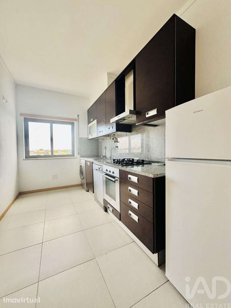 Apartamento T1 em Charneca de Caparica e Sobreda de 54 m2 - Grande imagem: 3/13