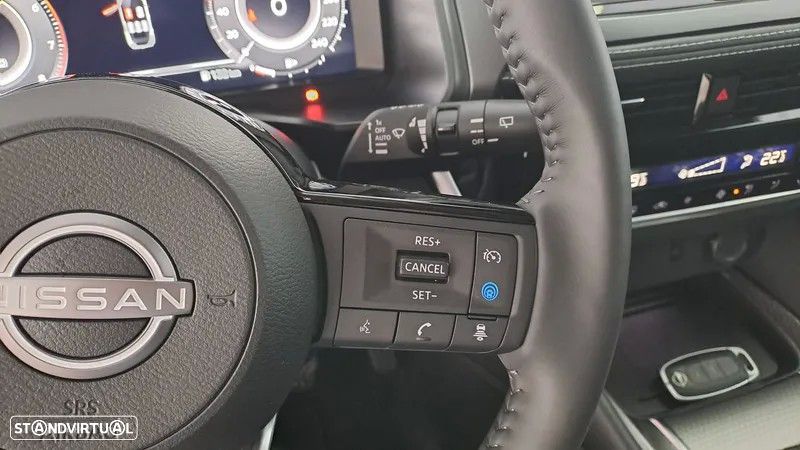 Nissan Qashqai 1.3 DIG-T N-Connecta LED - 17