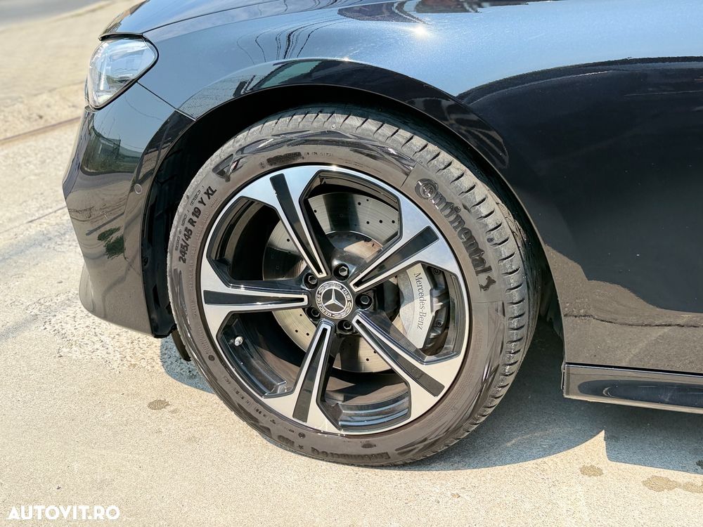 Mercedes-Benz E 400e 4Matic 9G-TRONIC - 33