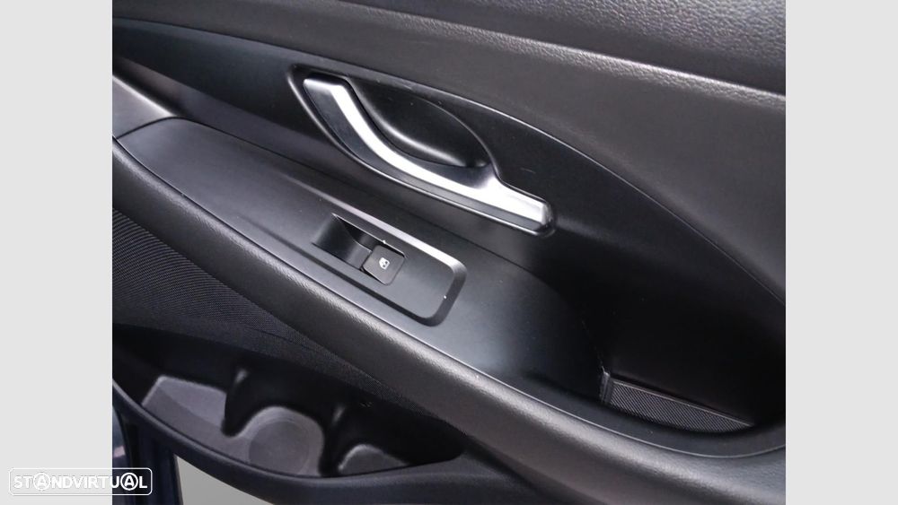 Hyundai i30 1.0 T-GDI Style Plus — fotografia 18