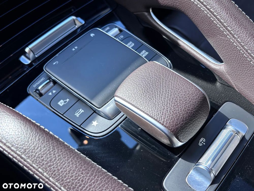 Mercedes-Benz GLS - 25