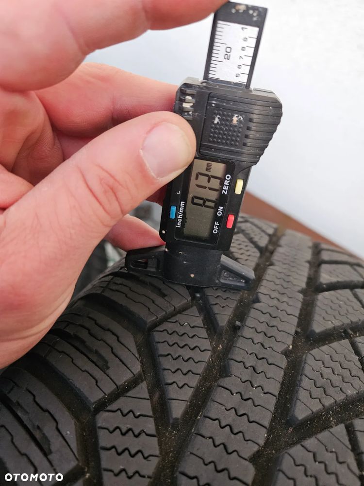 Zimowe 195 65 R15 Semperit MASTER GRIP 2 opony