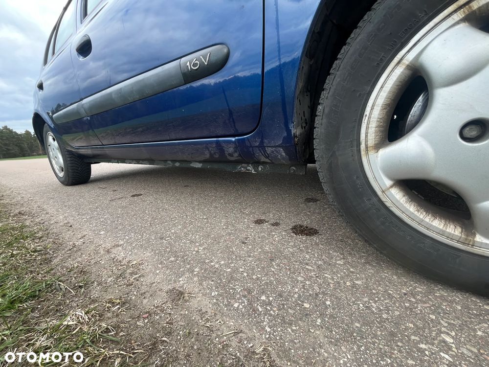 Renault Clio - 10