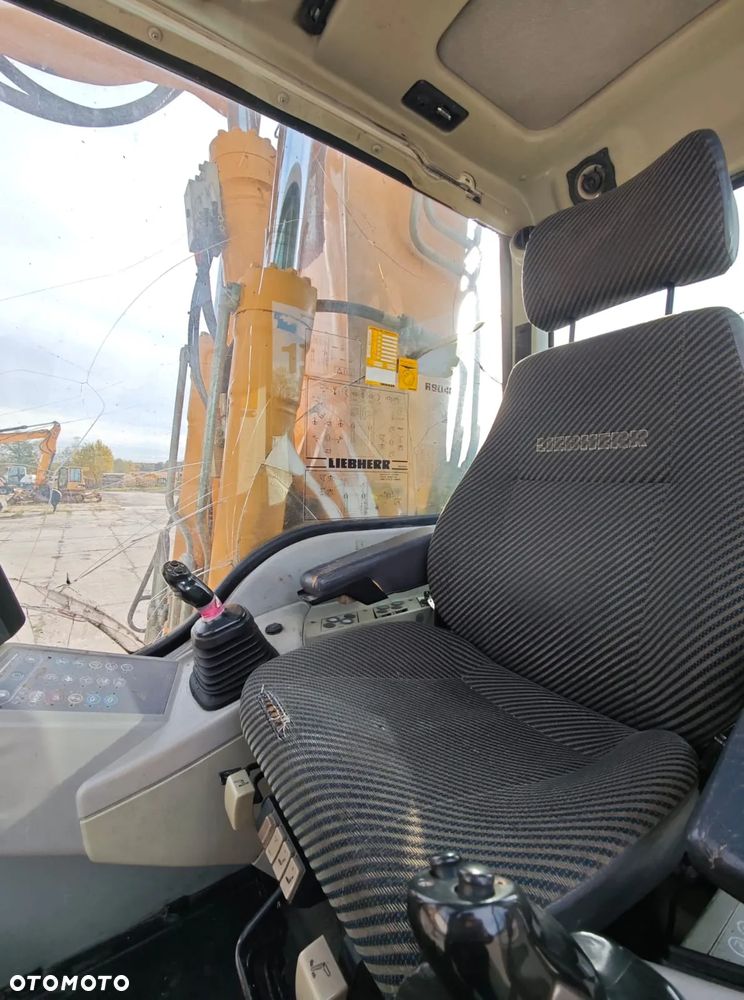 Liebherr R904C - 8