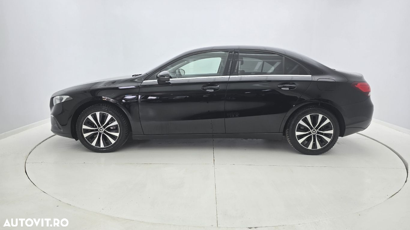 Mercedes-Benz A - 9