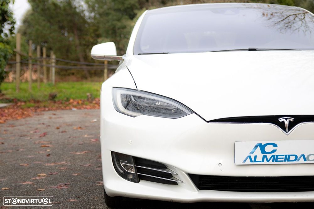 Tesla Model S 90D AWD - 11