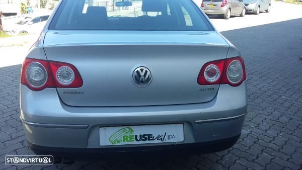 Pinça Travão Tr Esq Volkswagen Passat (3C2) - 4