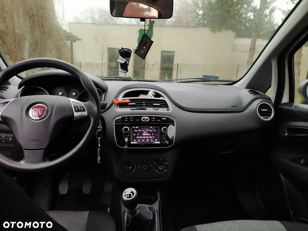 Fiat Punto 1.2 Young - 8