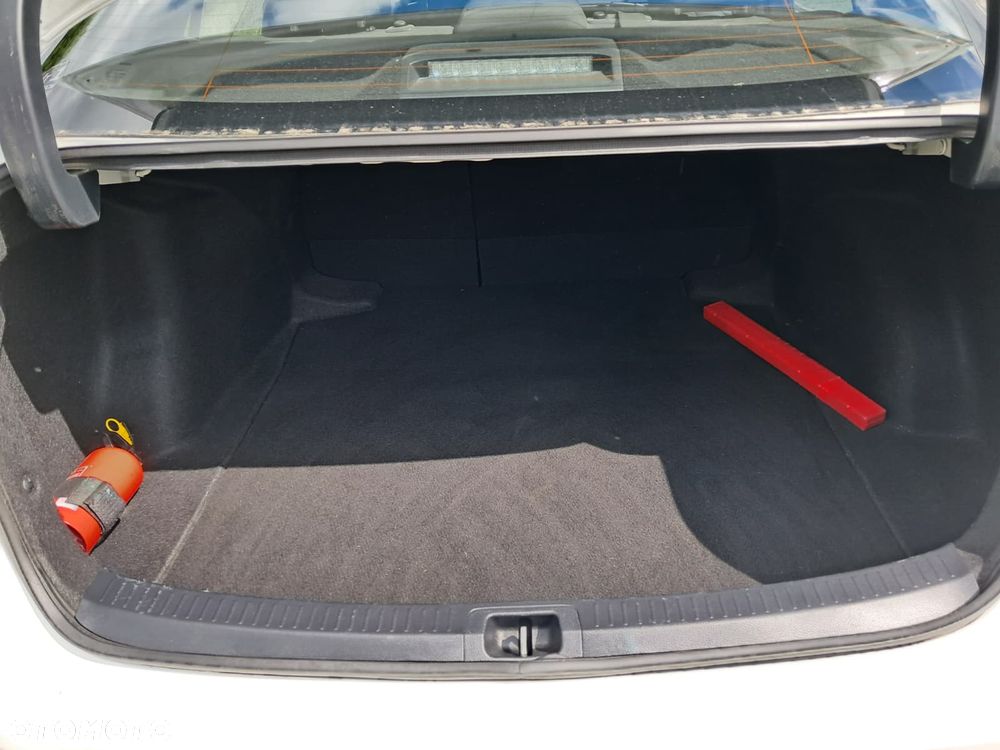 Toyota Corolla 1.6 Comfort - 13