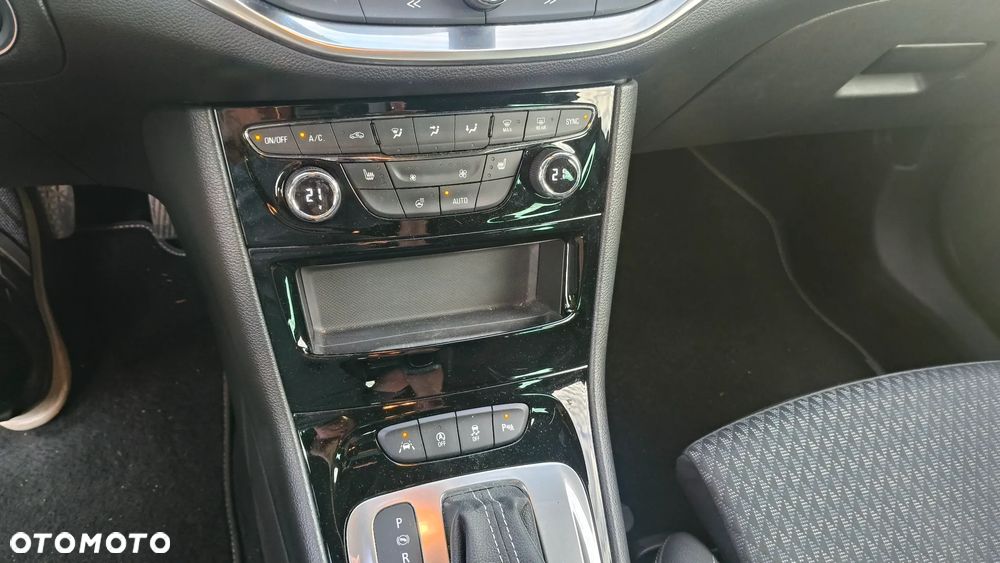 Opel Astra 1.4 Turbo Start/Stop Automatik Innovation - 17