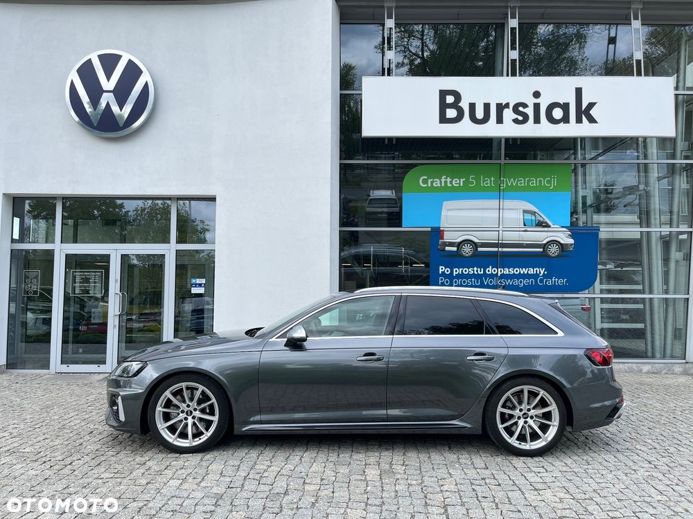 Audi RS4 Avant - 4