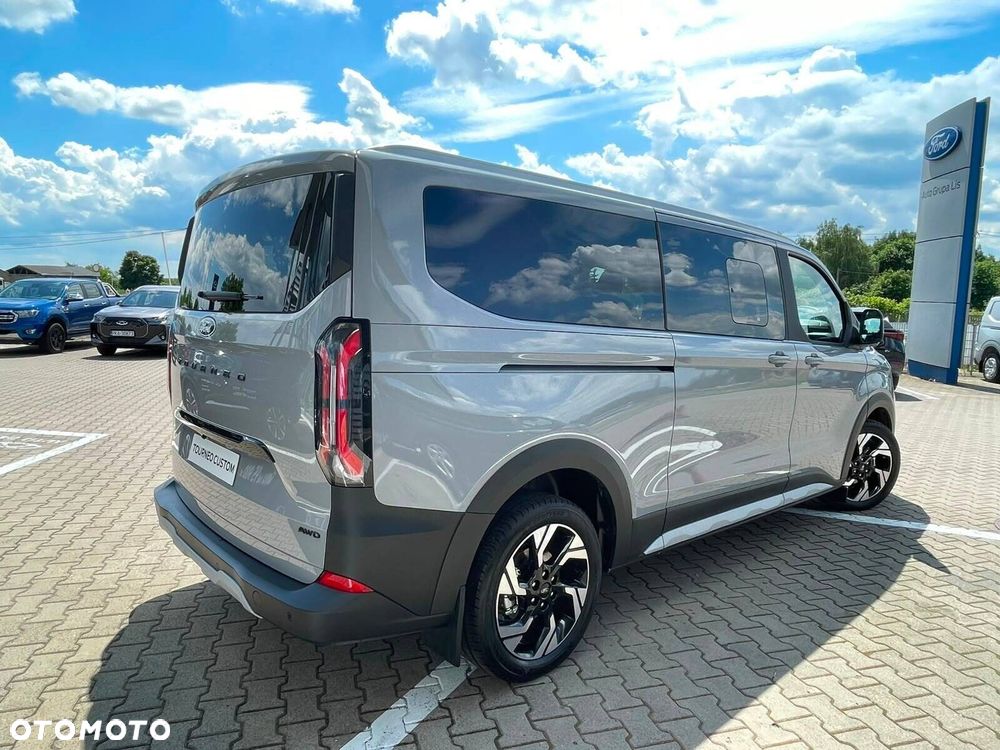 Ford Tourneo Custom - 11