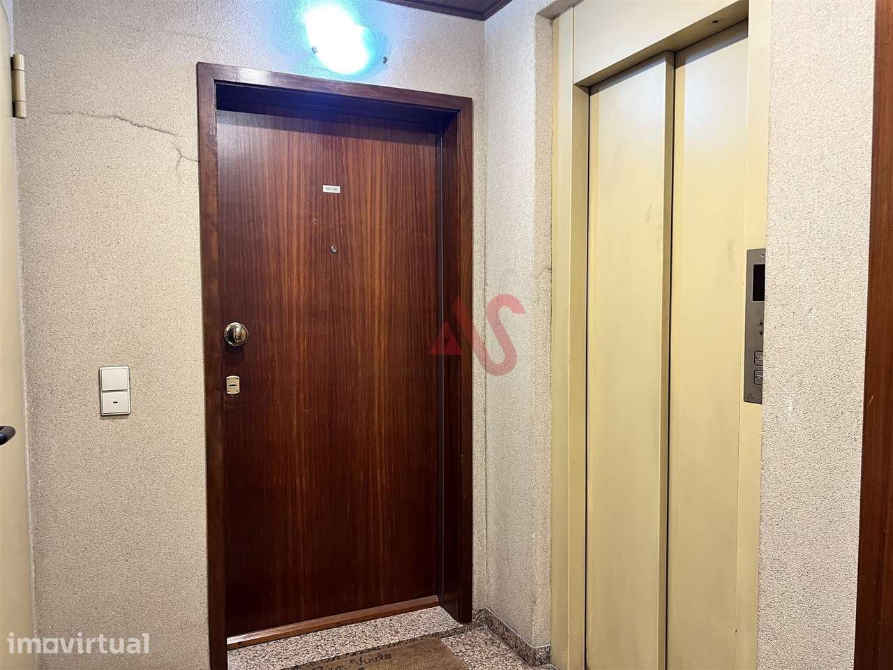 T1+1 no Centro de Matosinhos, com Varanda - Grande imagem: 3/12