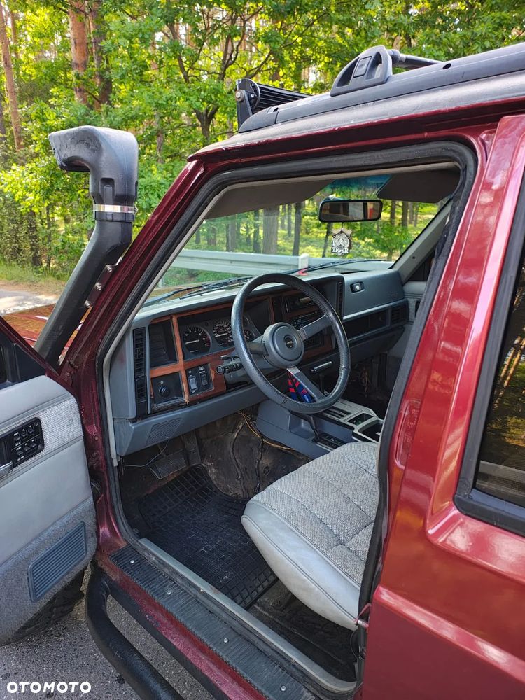 Jeep Cherokee - 21