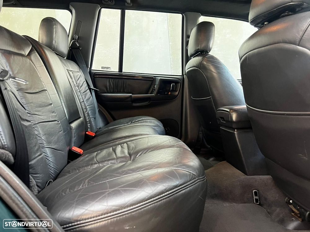 Jeep Grand Cherokee - 17