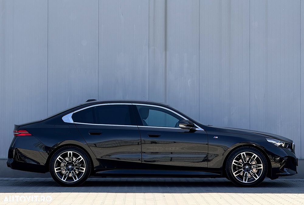BMW Seria 5 520i AT MHEV - 11
