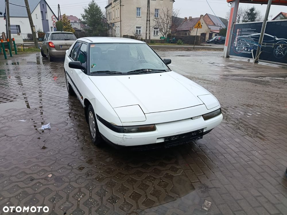 Mazda 323F - 4