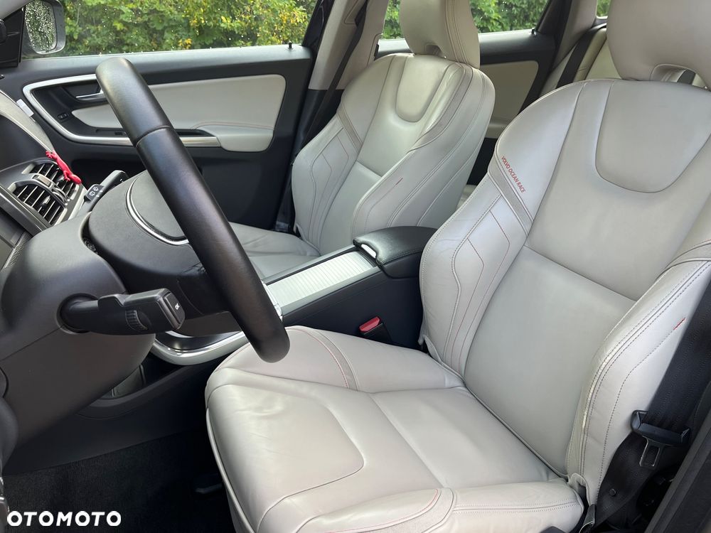 Volvo XC 60 D4 Drive-E Ocean Race - 8