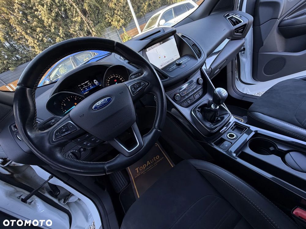 Ford Kuga 2.0 TDCi 2x4 ST-Line - 30