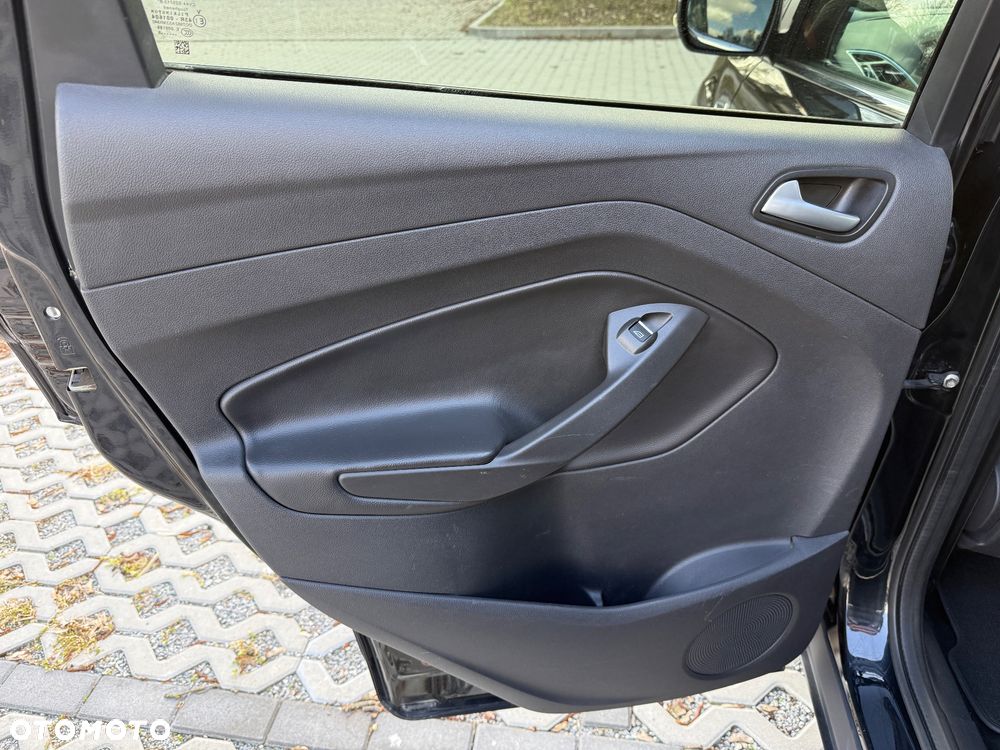 Ford Kuga 2.0 TDCi 4x4 Titanium - 19