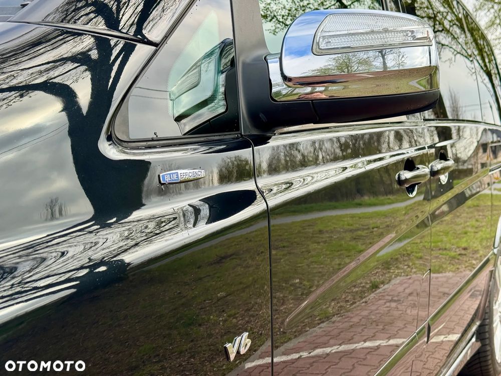 Mercedes-Benz Viano - 11